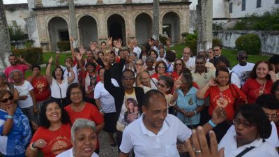 Grupo de turistas religiosos visitam São Francisco do Conde