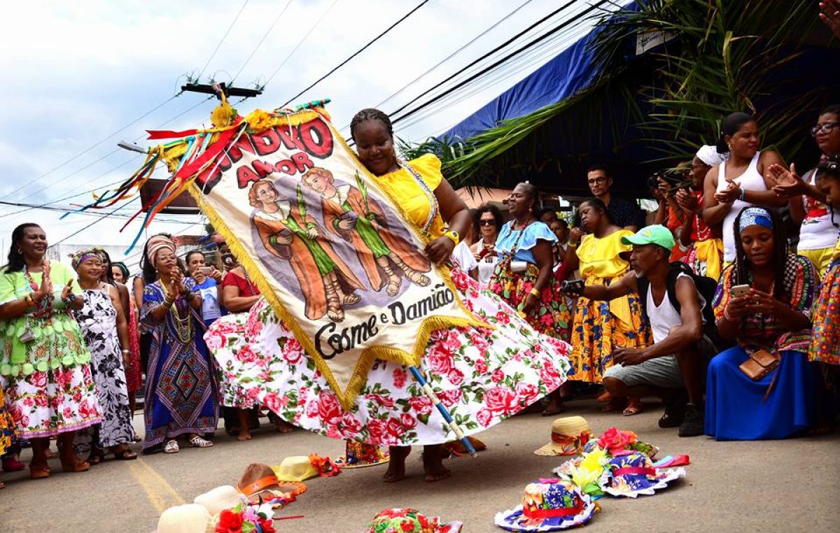 Tradição do Lindroamor Axé marcou presença no Largo da Cubamba