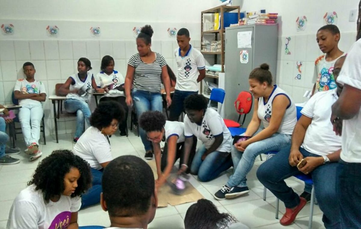 Oficina para alunos do Educa Chico debateu as diversas formas de violência sofrida pela mulher