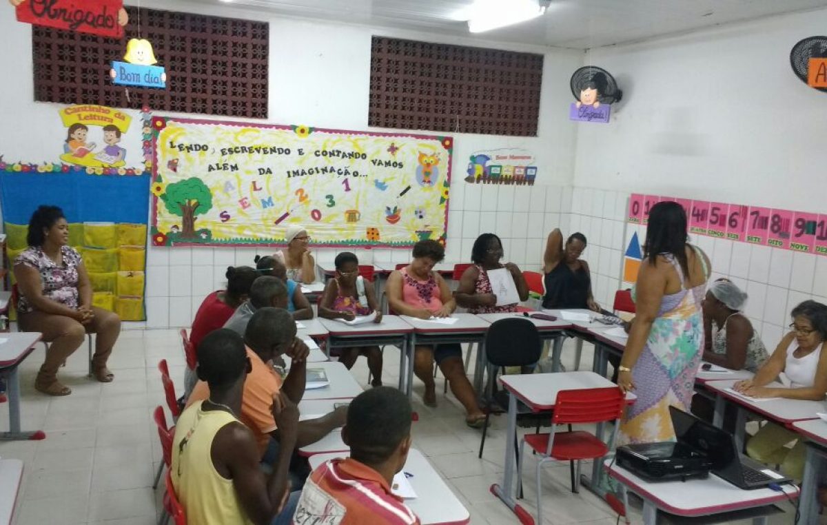 Beleza e consciência na Oficina de Turbantes da EJA