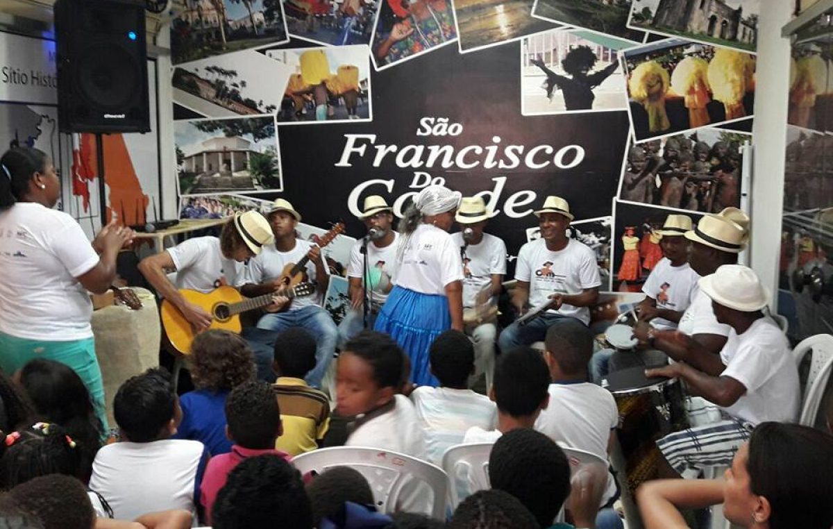 Crianças caíram no samba durante a IX Edição de CINEMA, SAMBA e VIOLA