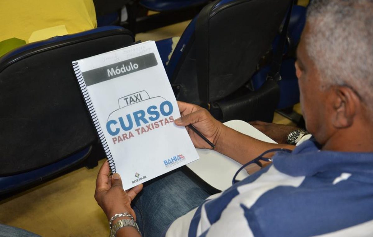 Curso de Condutor de Táxi qualificou profissionais de São Francisco do Conde