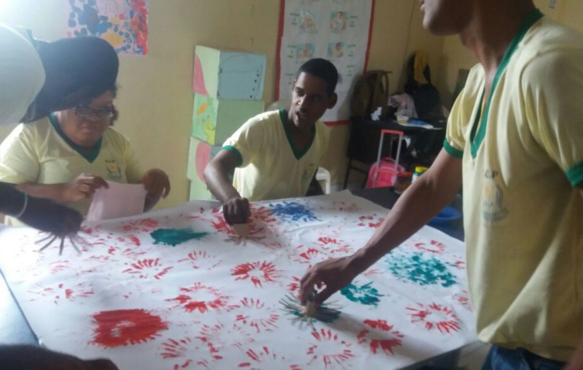 Exposição de trabalhos artísticos dos estudantes da APAE acontece nessa sexta-feira (15)