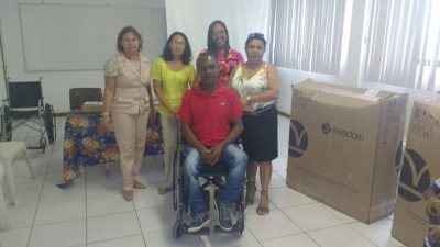Programa de Tecnologia Assistiva em Saúde realização doação de duas cadeiras de rodas para munícipes