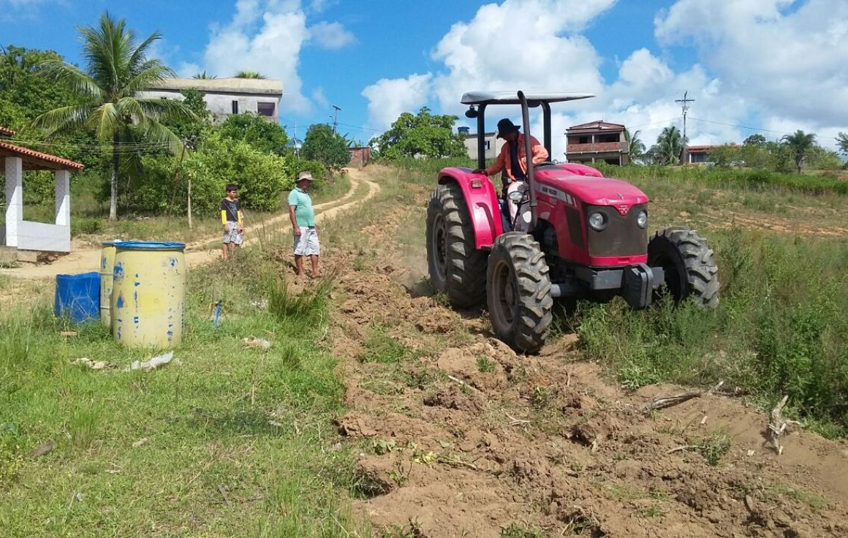 SEMAP realizou mecanização agrícola nos bairros da Muribeca e da Roseira