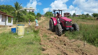 SEMAP realizou mecanização agrícola nos bairros da Muribeca e da Roseira