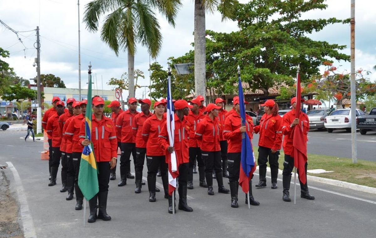 Em clima de muita alegria, aconteceu na manhã desta sexta-feira (23) a Formatura de Bombeiro Civil, em São Francisco do Conde