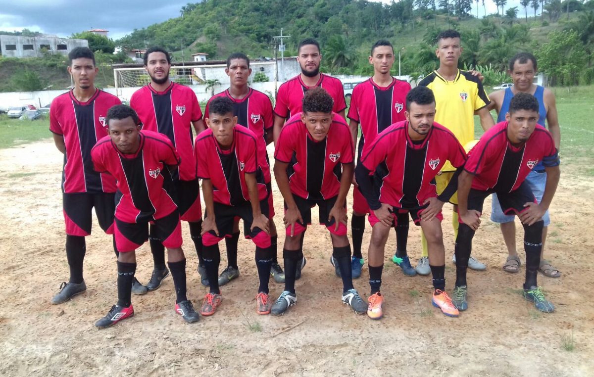 1ª Copa de Futebol de Campo do Poeirão segue a todo vapor no bairro da Muribeca