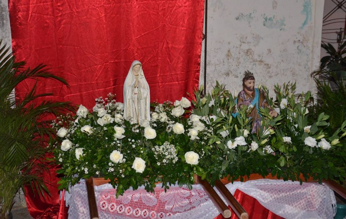 Fiéis renderam homenagens a Nossa Senhora de Fátima no último domingo (13)