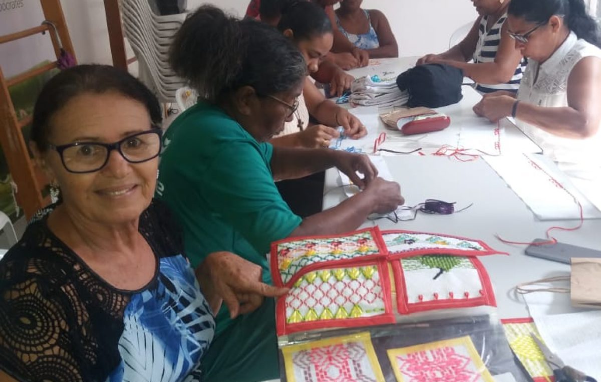 Moradoras do Caípe de Cima e de Baixo participam de cursos de vagonite e pilates