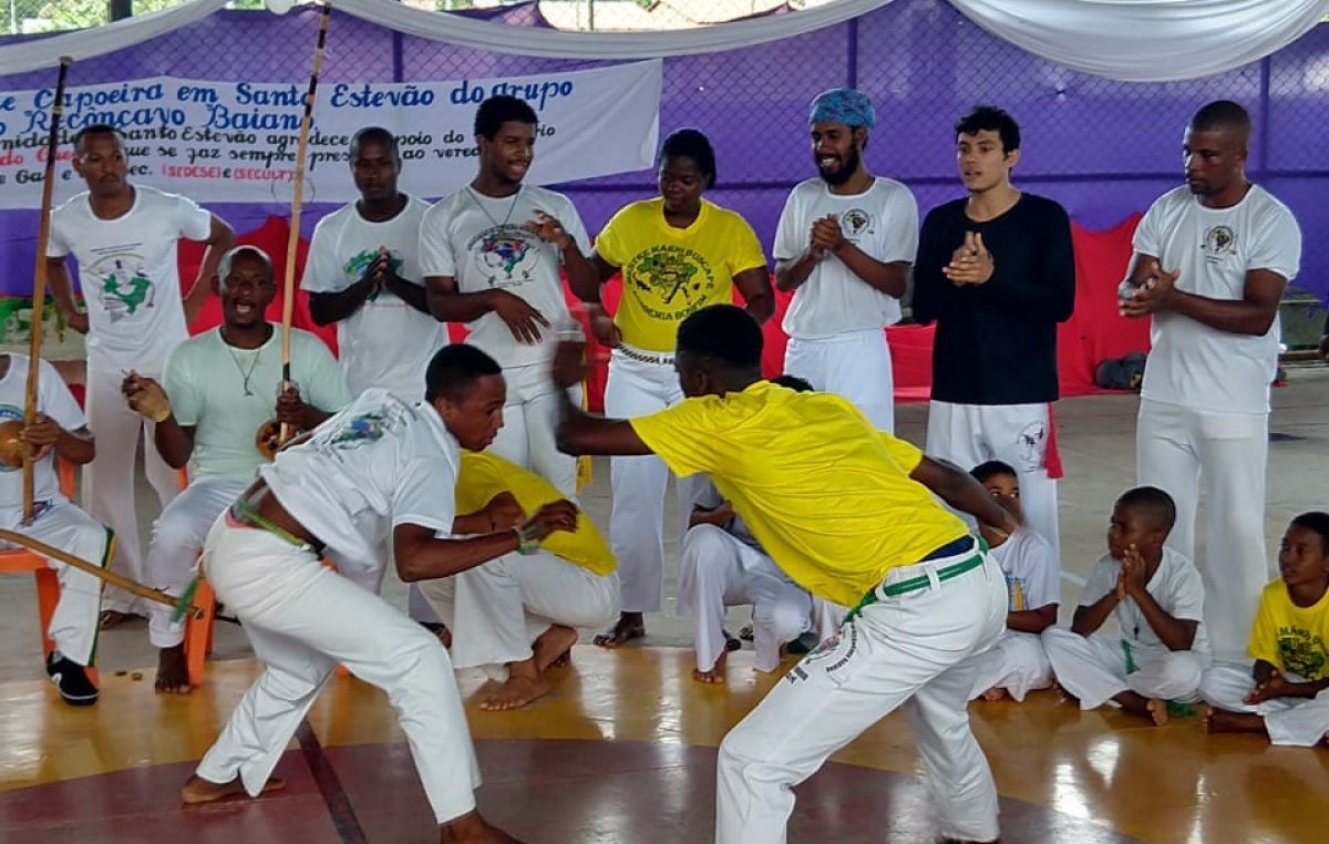 1º Batizado de Capoeira de Santo Estevão reuniu dezenas de crianças e adolescentes