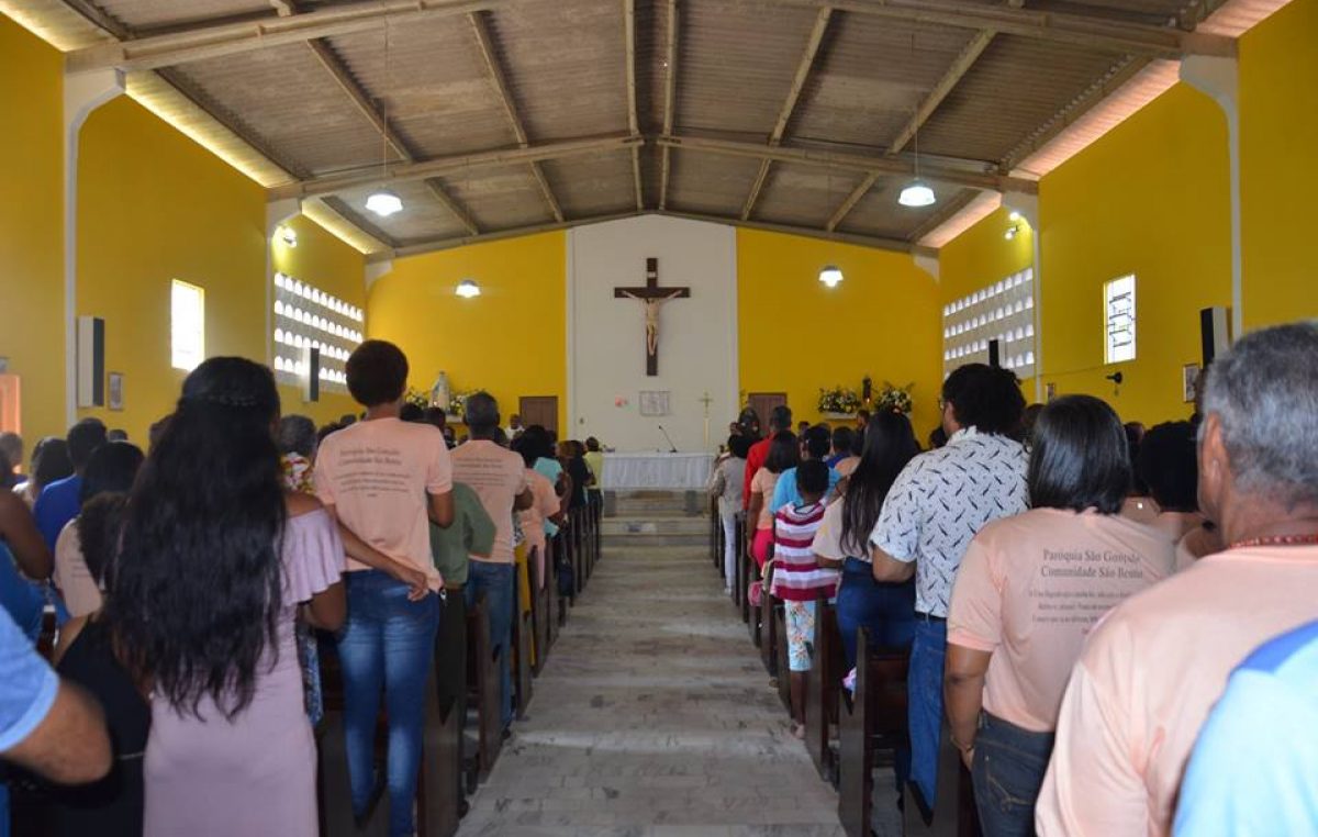 Muita emoção e louvores marcaram as homenagens a São Bento, em São Francisco do Conde