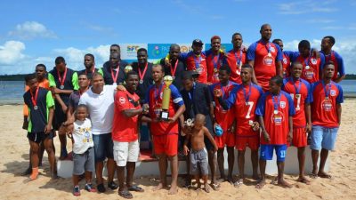 O time da Santa Rita conquistou o título de campeão da II Copa Osmar Machado de Futebol de Areia