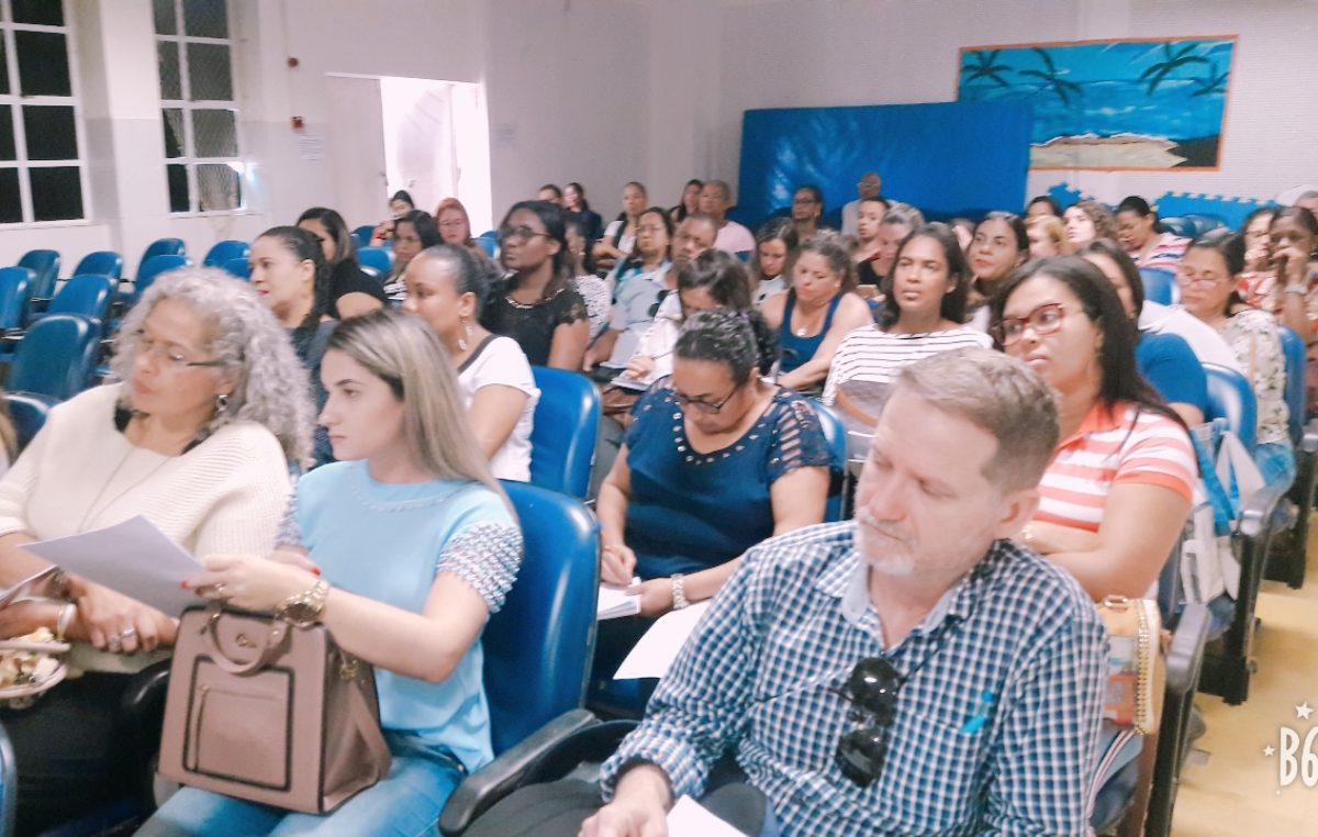 Encontro reuniu médicos, enfermeiros e assistentes sociais para definir fluxo de encaminhamento às gestantes de alto risco