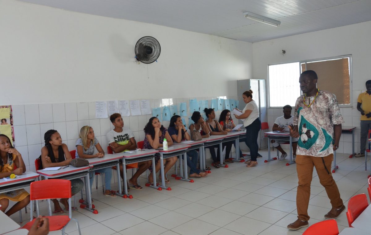 SDHCJ: Curso Básico de Inglês beneficia jovens franciscanos