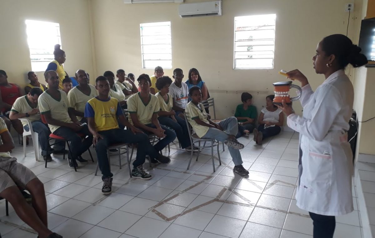 Semana Nacional da Pessoa com Deficiência Intelectual e Múltipla teve cuidados em saúde bucal para os alunos da APAE