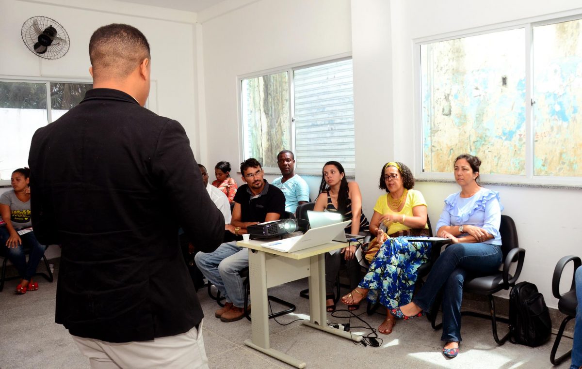 Oficina promovida pela SEDEC orientou cidadãos que buscam inserção profissional no Mercado de Trabalho