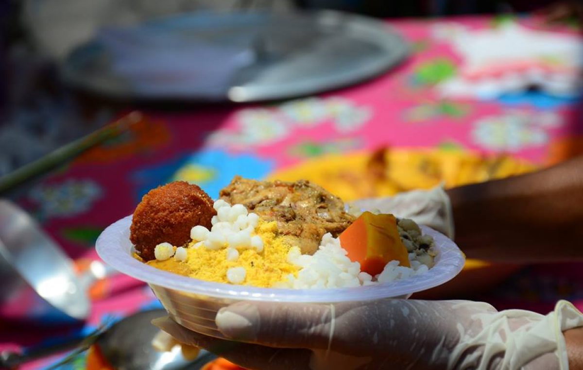 Franciscanos e visitantes lotaram o Largo da Cubamba para prestigiar as celebrações do 25º Caruru do Lindroamor Axé