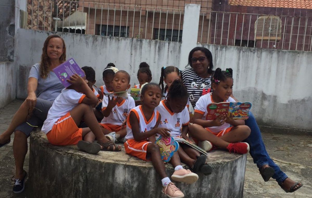 Um livro em cada canto e em todo lugar estimula a leitura no município