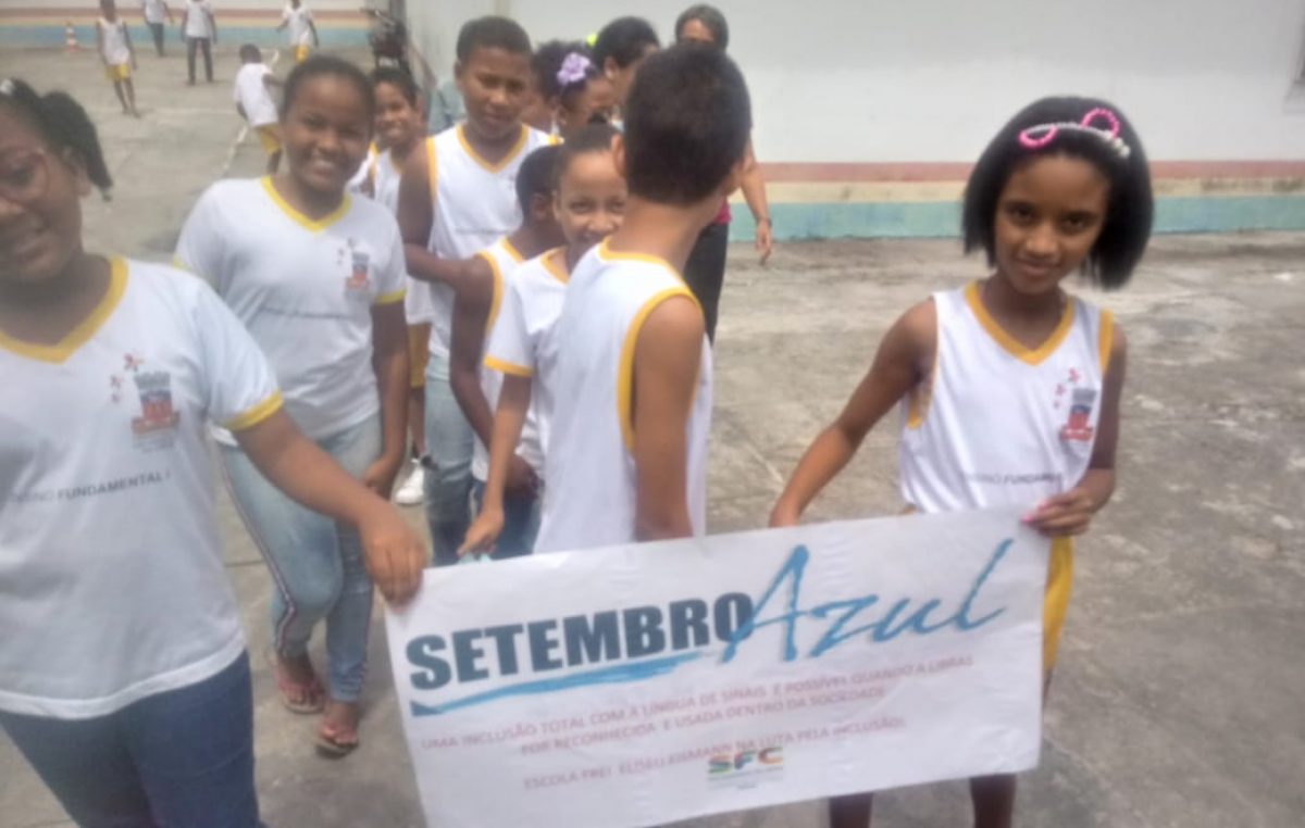 Escola Frei Eliseu Eismann promove ação de conscientização para o Setembro Azul