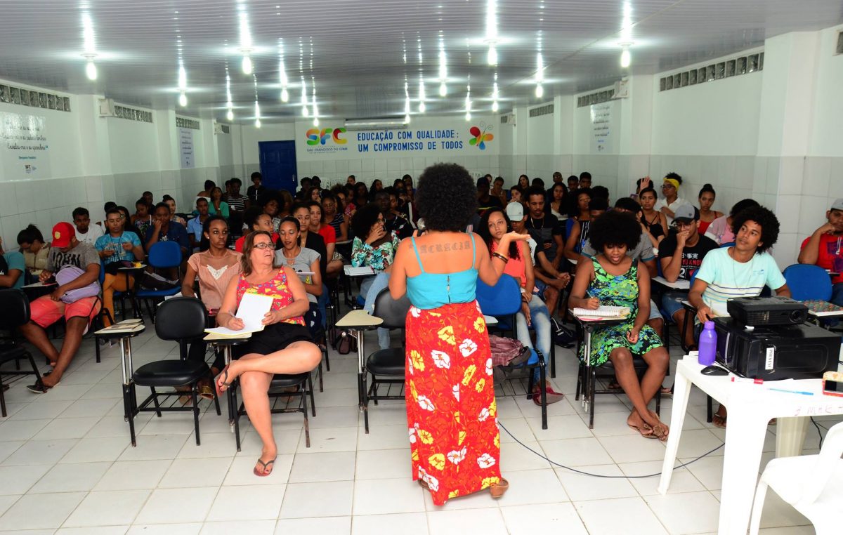 Mais de 180 estudantes franciscanos lotaram na última segunda-feira (01) as aulas do Pré-ENEM