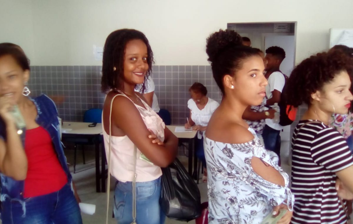 Acompanhados por membros da Secretaria da Educação, estudantes franciscanos realizam provas do Instituto Federal da Bahia – IFBA