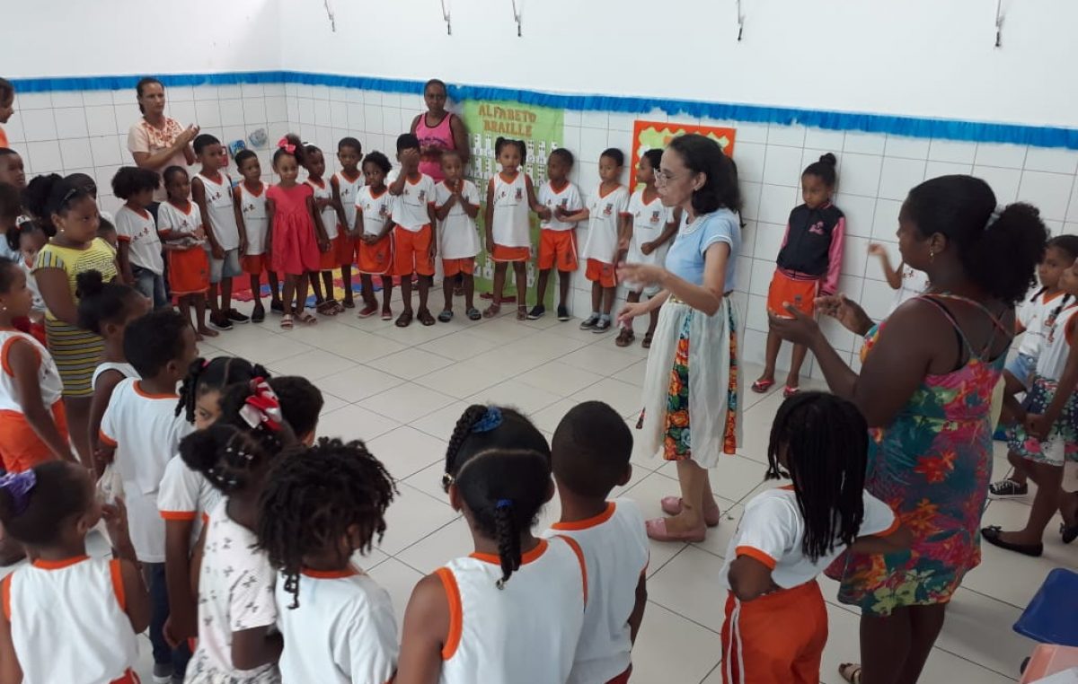 Literatura, música e muita poesia na Escola Municipal Julieta Ribeiro Porciúncula