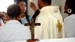 Missa e procissão reuniram fiéis para louvar Nossa Senhora da Conceição no bairro Engenho de Baixo