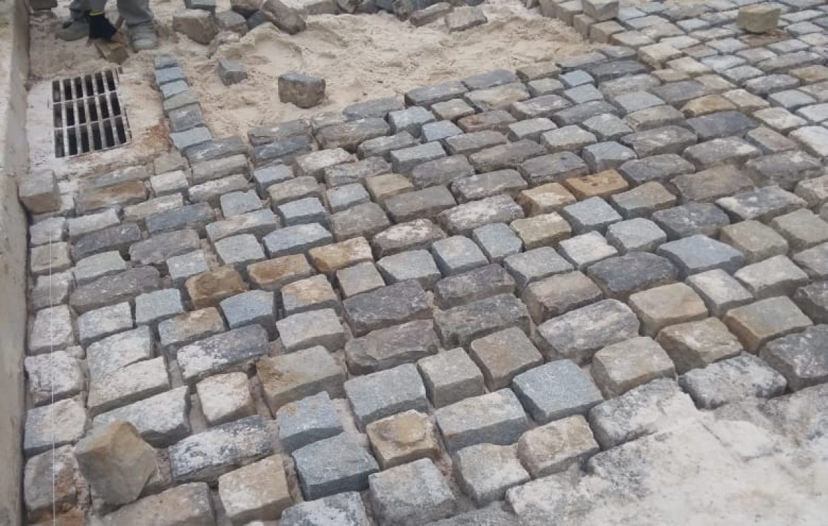 SESCOP realiza manutenção de calçamento do bairro da Jabequara da Areia