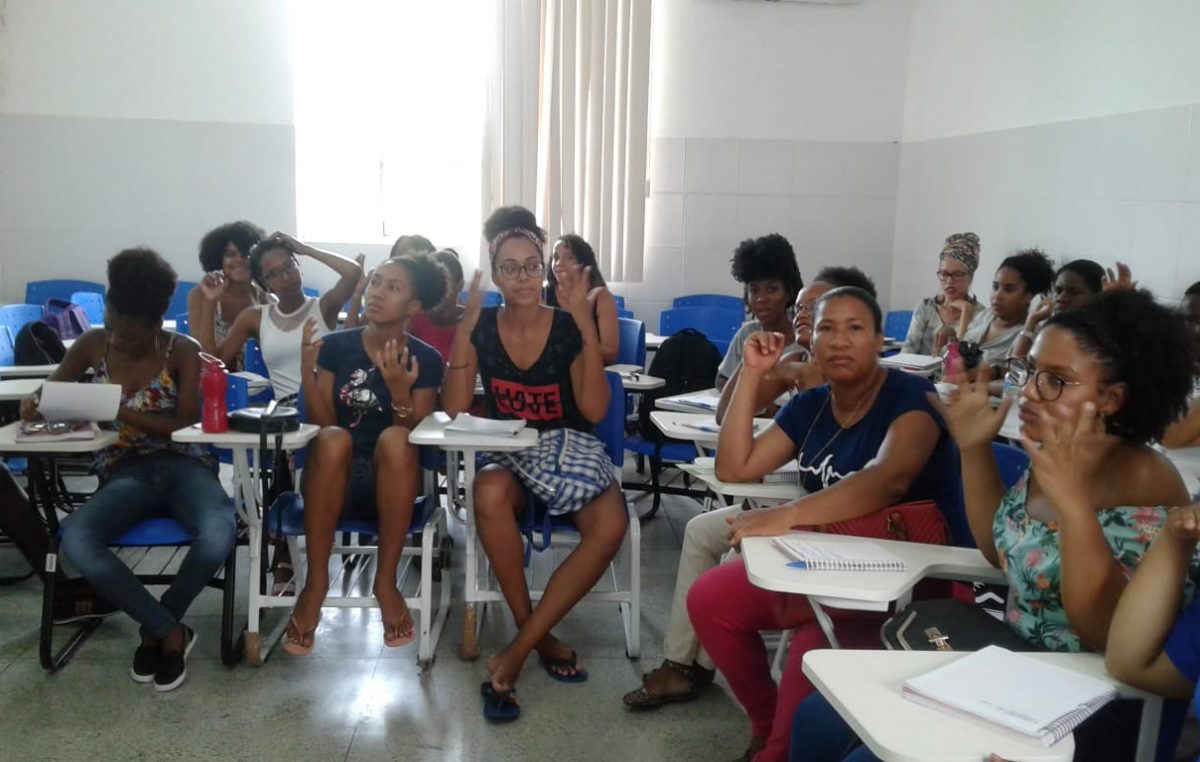 Parceria com a UNILAB viabiliza curso de extensão em LIBRAS