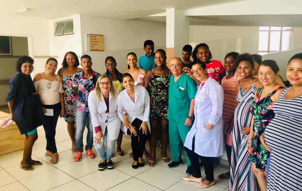 Gestantes e acompanhantes conheceram a Ala Obstétrica do Hospital Célia Almeida Lima