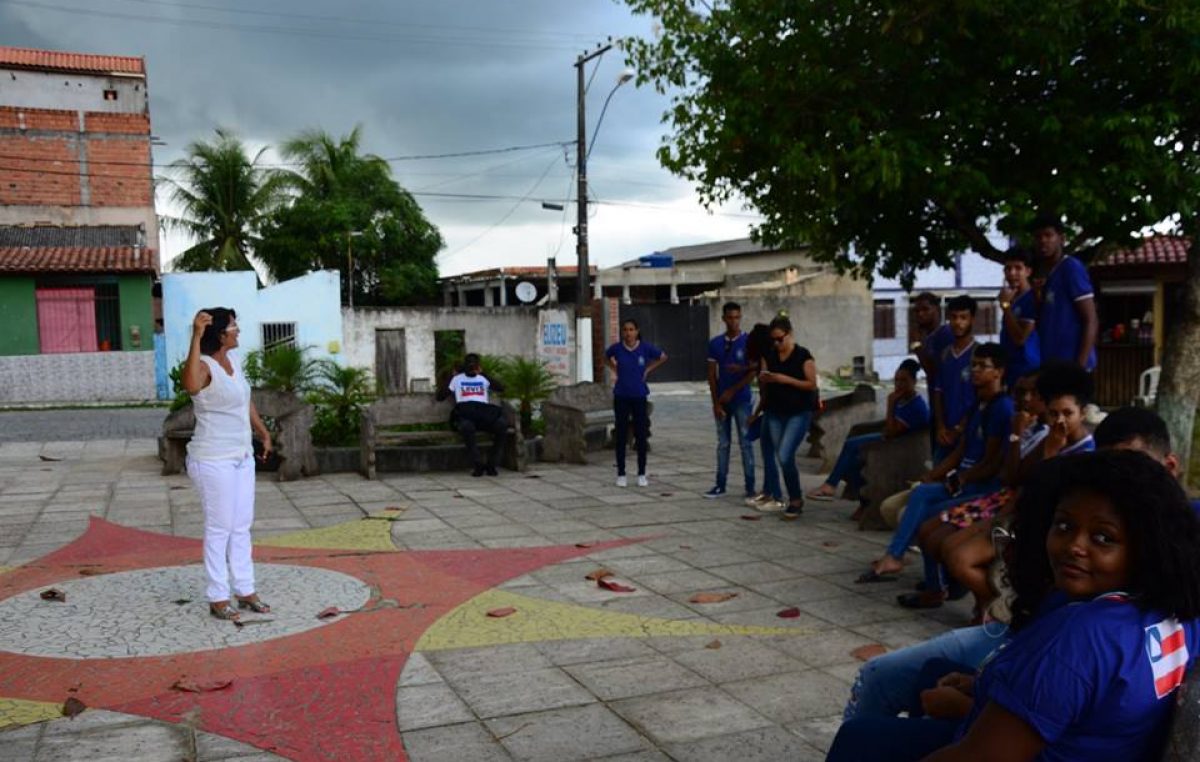 Alunos do Colégio Estadual Anna Junqueira Ayres Tourinho participaram de aulas de campo