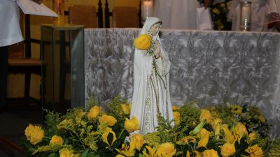 Fiéis do bairro de Campinas renderam homenagens a Nossa Senhora de Fátima