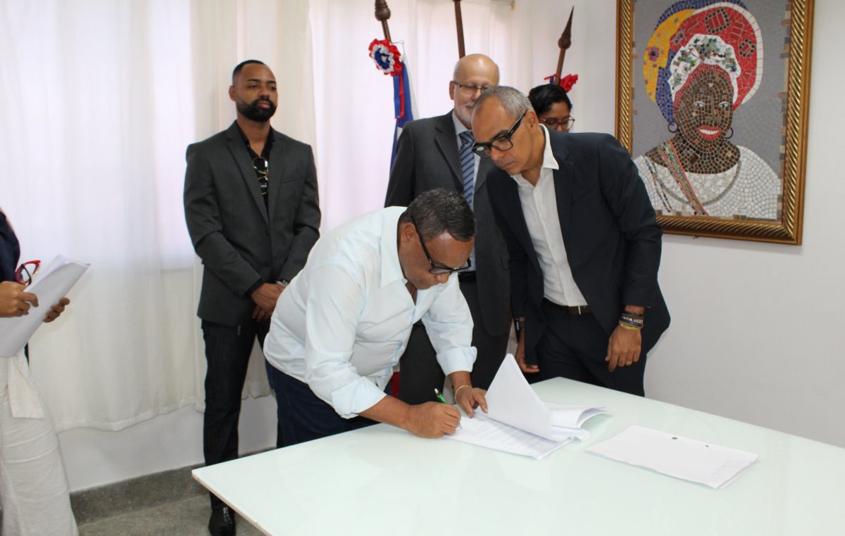 Prefeito assina Acordo de Cooperação Técnica entre a Prefeitura e a Previdência Social