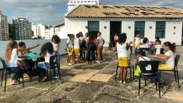 Alunos da Frei Eliseu Eismman aprenderam mais sobre a história da primeira capital do Brasil em visita ao Museu Náutico