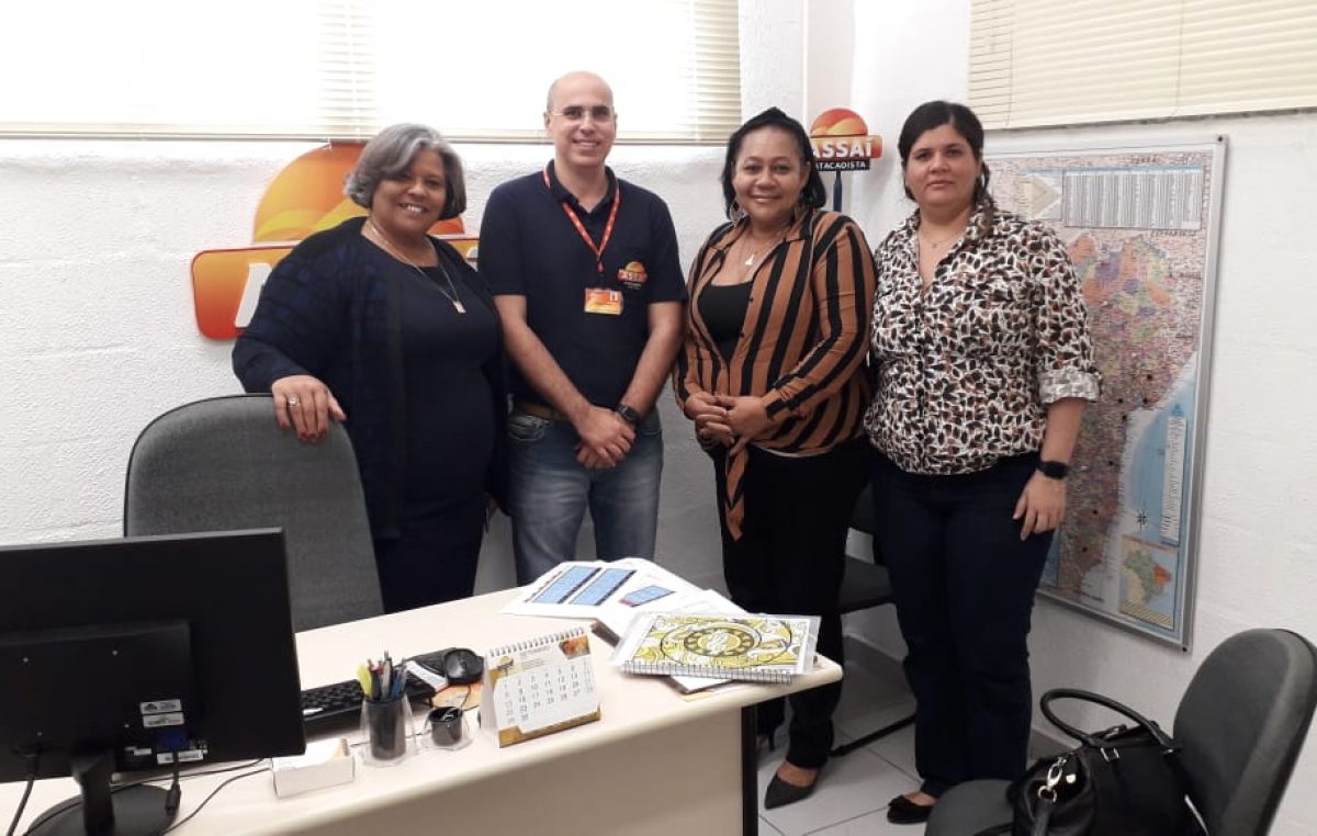 Secretária de Desenvolvimento Econômico de São Francisco do Conde se reúne com diretoria do Assaí para tratar sobre implantação da rede de autosserviço na região