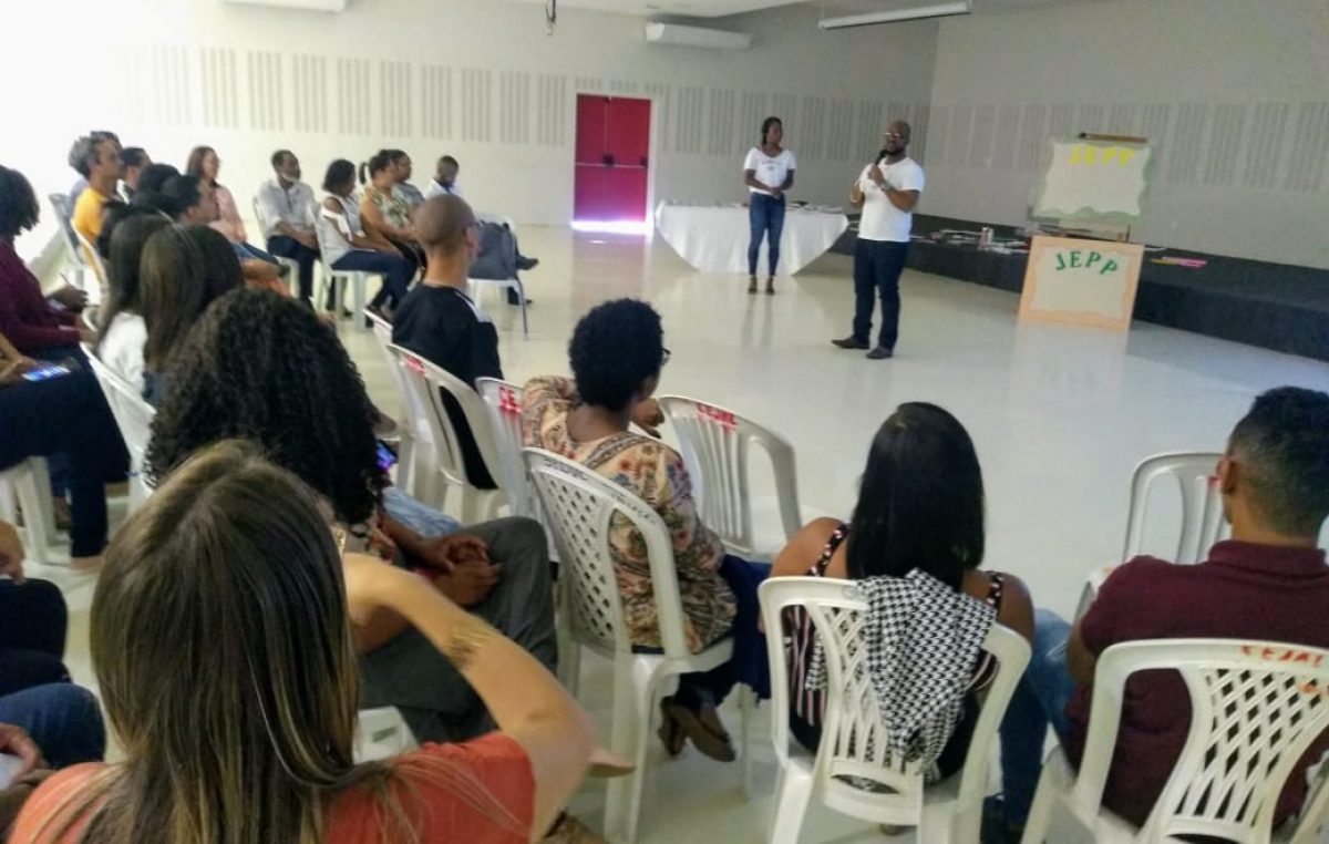 Primeiro encontro de formação de multiplicadores do programa Jovens Empreendedores Primeiros Passos mobiliza profissionais da Rede Municipal de Ensino