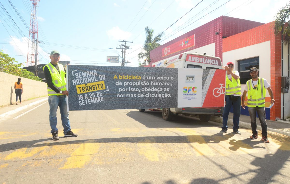 SESCOP: Agentes de trânsito realizam ação educativa e de conscientização nas vias da cidade
