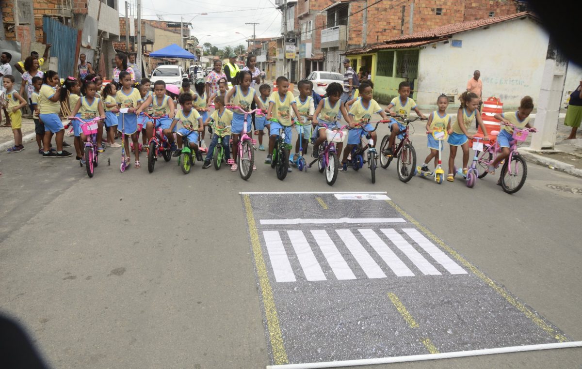 Semana Nacional de Trânsito é encerrada com trabalhos educativos para crianças em escola do município