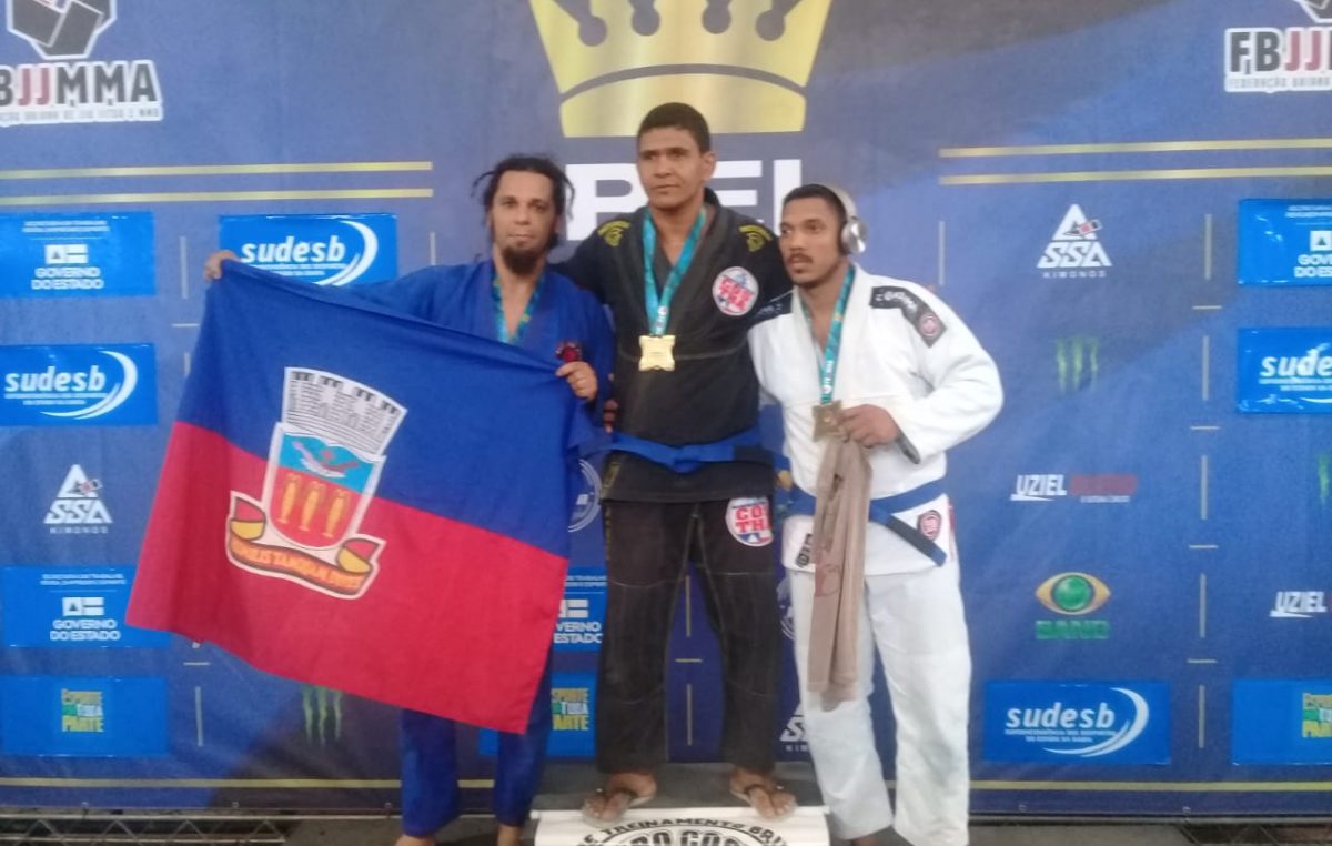Atletas do Jiu Jitsu trouxeram 05 medalhas para casa durante “Rei do Tatame”