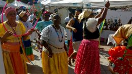 Grupos de samba do município abrilhantaram a 8ª Feira de Artes na Primavera, em Salvador