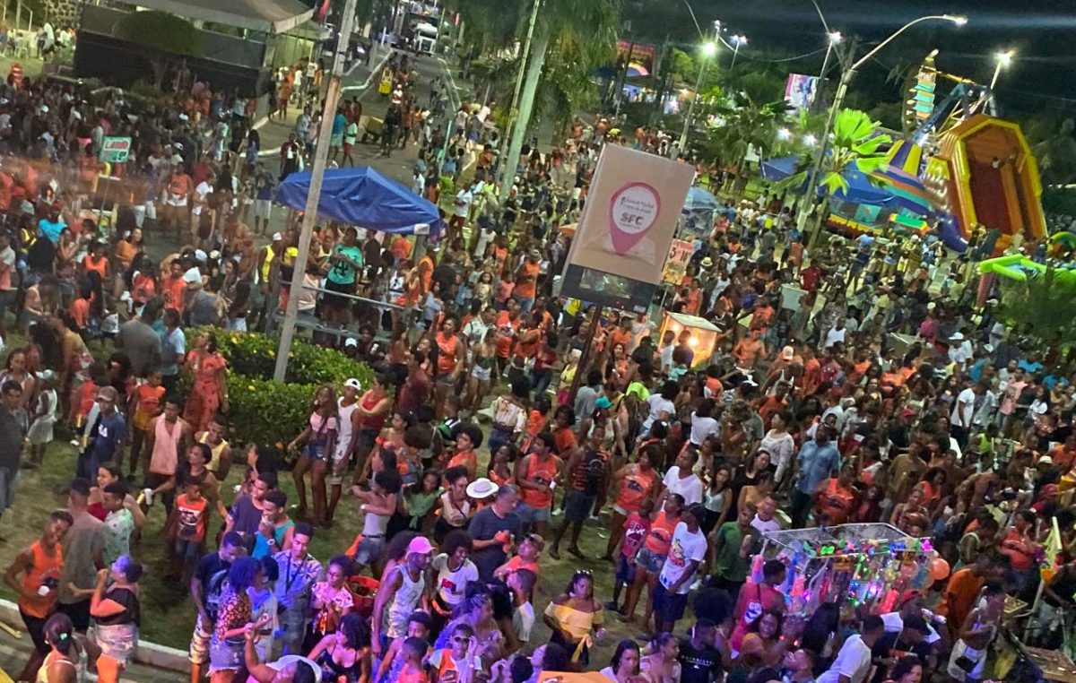 Com uma programação musical eclética, a Lavagem de Nossa Senhora da Conceição da Praia atraiu uma multidão em São Francisco do Conde