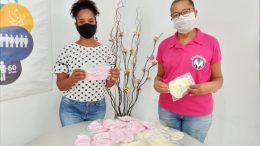 Máscaras caseiras são doadas para mulheres vítimas de câncer de mama no município