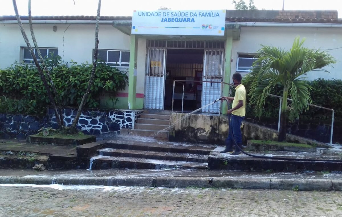 Prefeitura de SFC continua com a desinfecção e higienização de espaços públicos contra o coronavírus