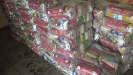 Enfrentamento à COVID-19: Novas cestas básicas são doadas no município