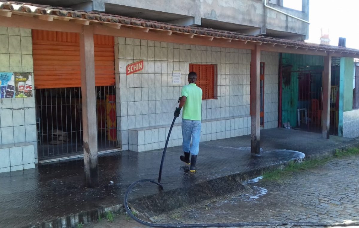 Moradores dos bairros de Paramirim e Coroado vão receber ações de desinfecções, controle de ratos e orientações nos estabelecimentos comerciais