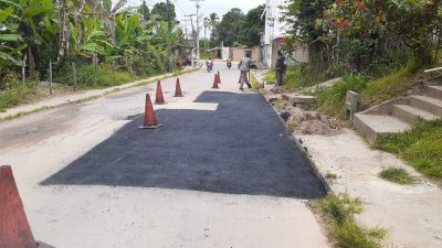Obras de manutenção em vias, pavimentação e drenagem acontecem em diversas ruas da cidade