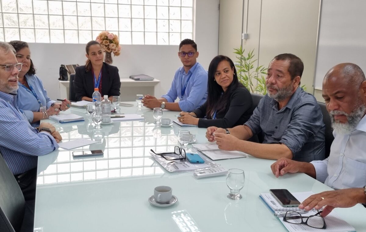 A Prefeitura, por meio da SEPLANDEC, realizou reunião com a Acelen