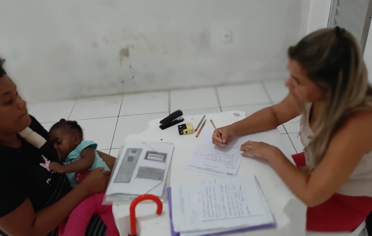 A Prefeitura, por meio da SEDES, realizou o CRAS Itinerante no Monte Recôncavo