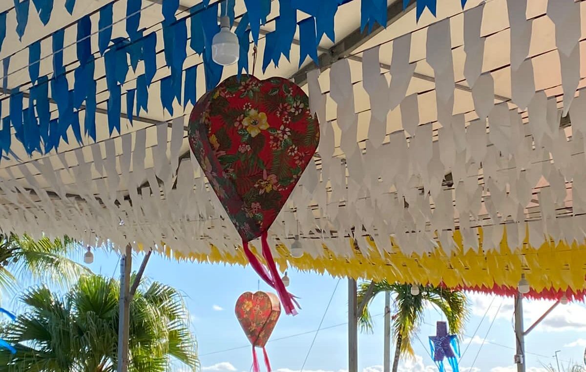 Ruas começam a ser decoradas e clima de São João toma conta de São Francisco do Conde
